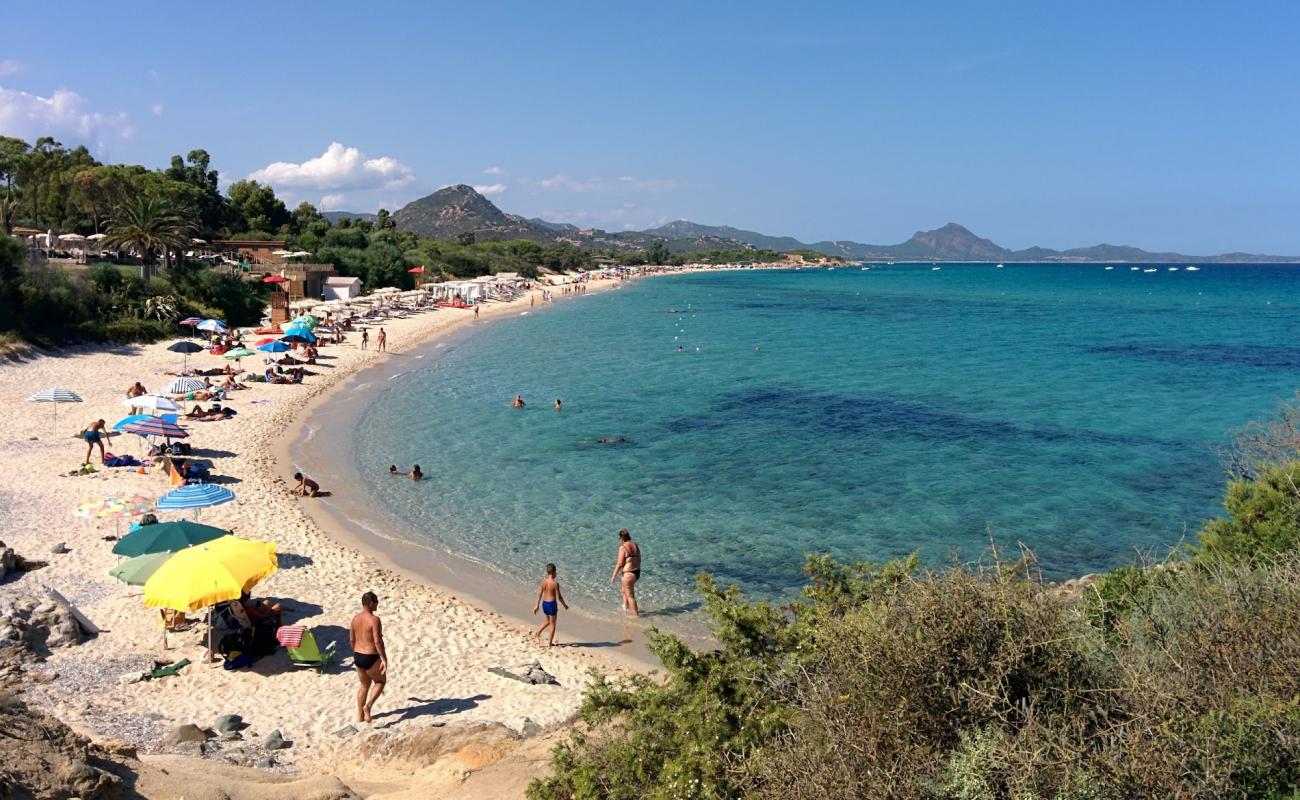 Santa Giusta Plajı'in fotoğrafı i̇nce bej kum yüzey ile