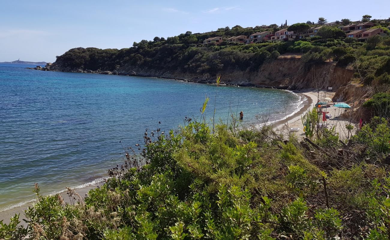 Porto Luna'in fotoğrafı açık bej kum yüzey ile