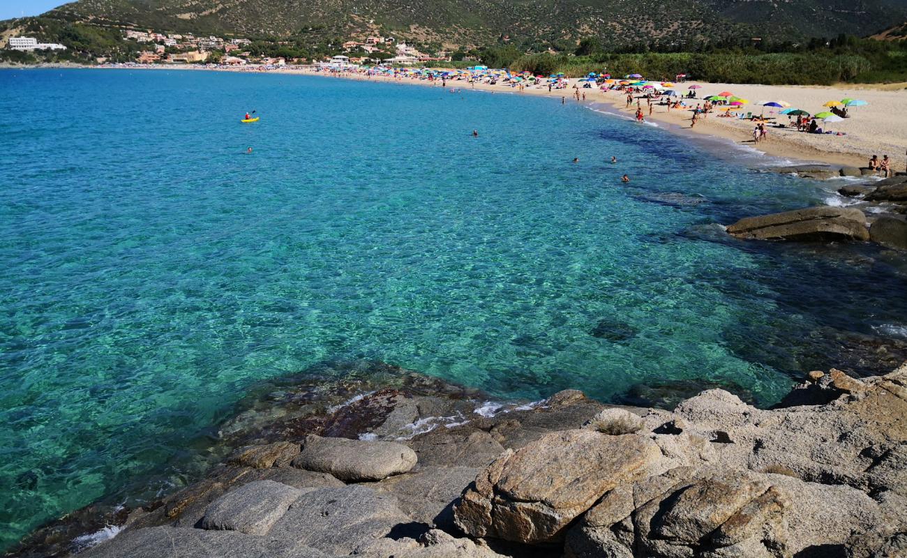 Solanas Plajı'in fotoğrafı parlak ince kum yüzey ile