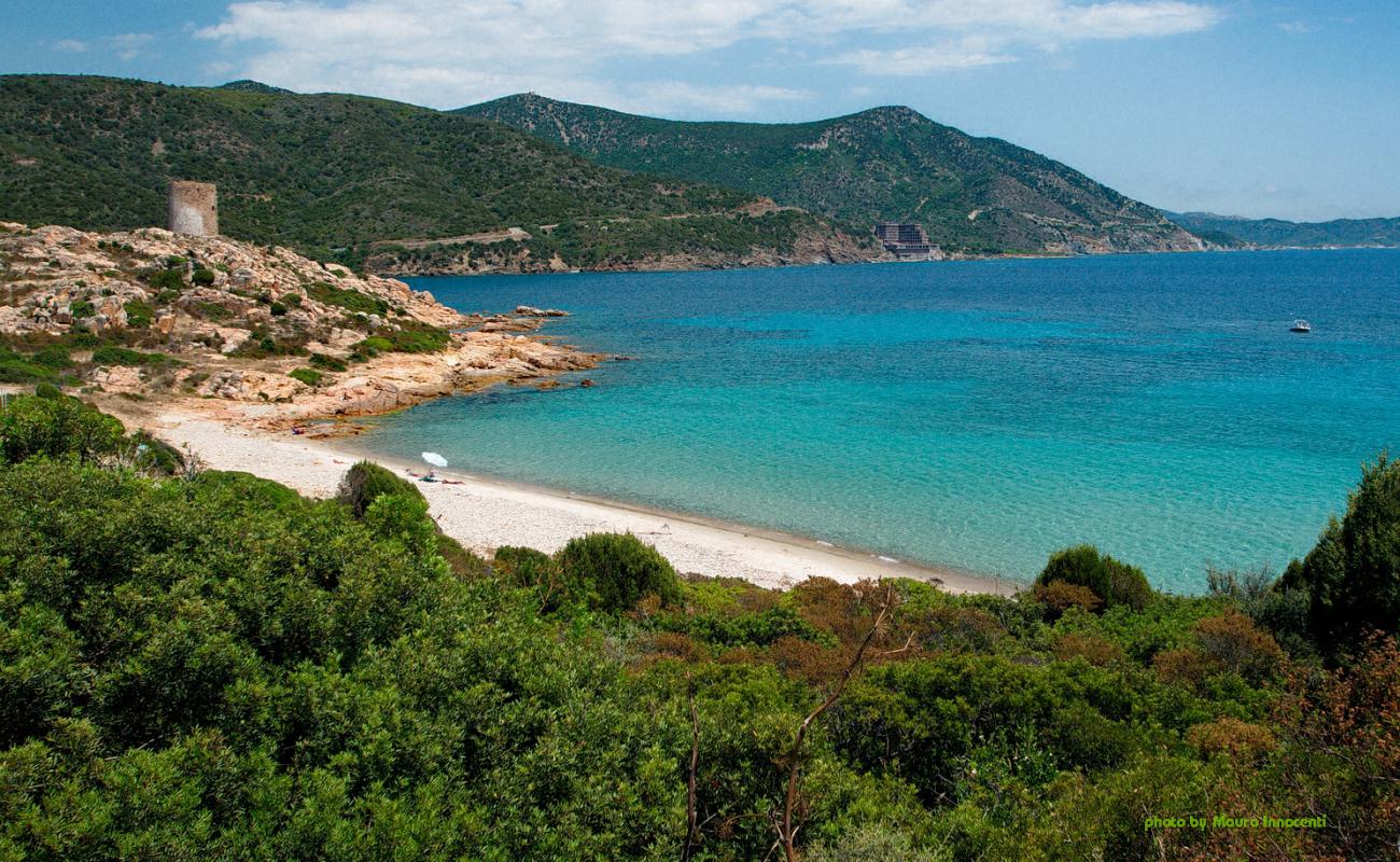 Spiaggia Torre del Budello'in fotoğrafı bej kum ve çakıl yüzey ile
