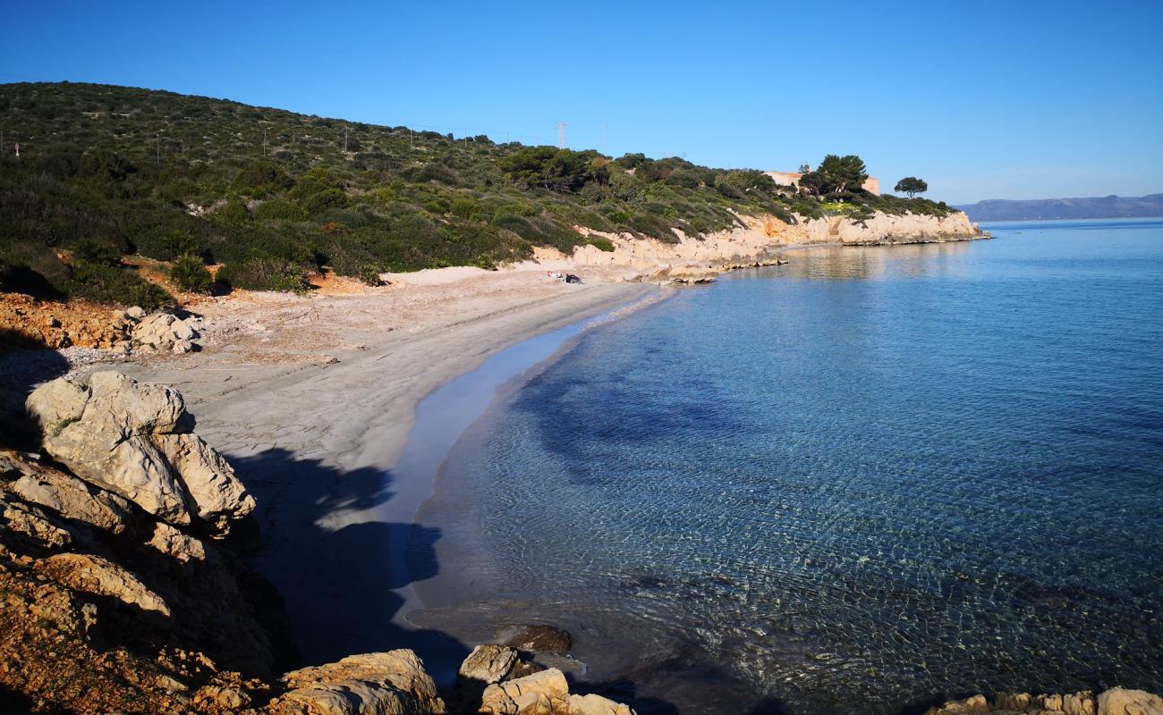 Portixeddu beach'in fotoğrafı çakıl ile kum yüzey ile