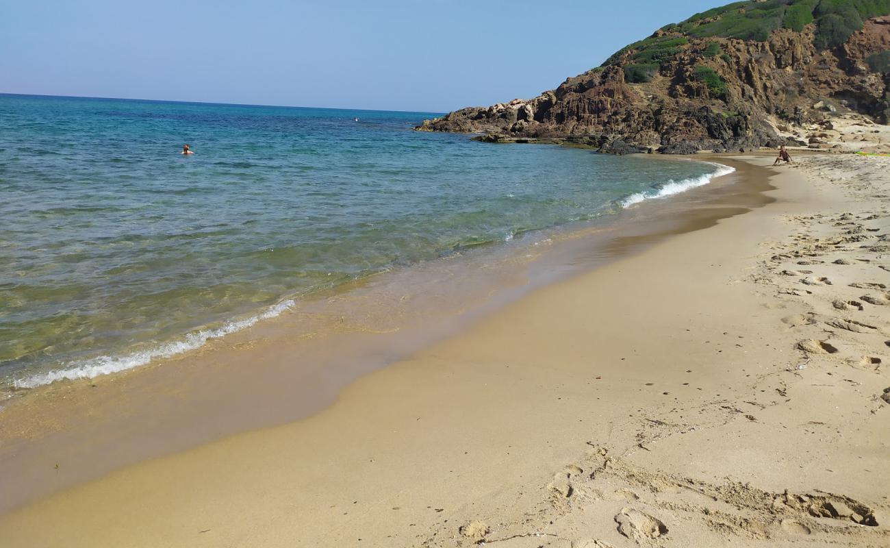 Punta Acqua Durci Beach'in fotoğrafı i̇nce bej kum yüzey ile