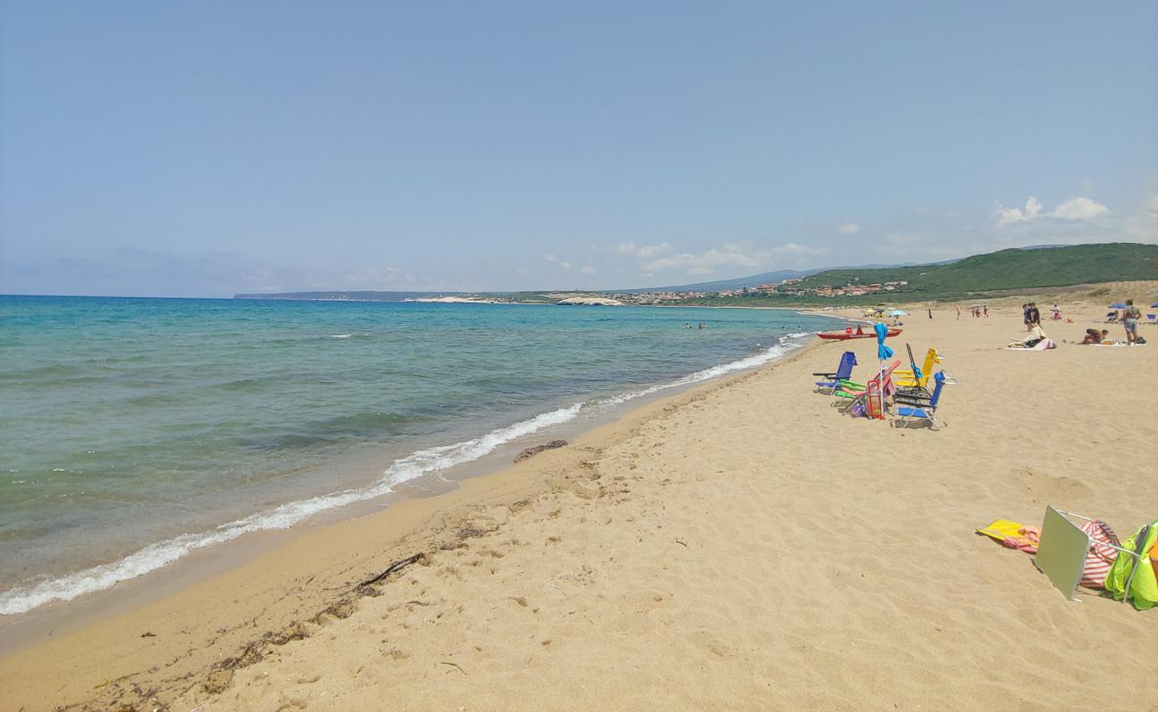 Spiaggia Di Is Arenas'in fotoğrafı parlak kum yüzey ile