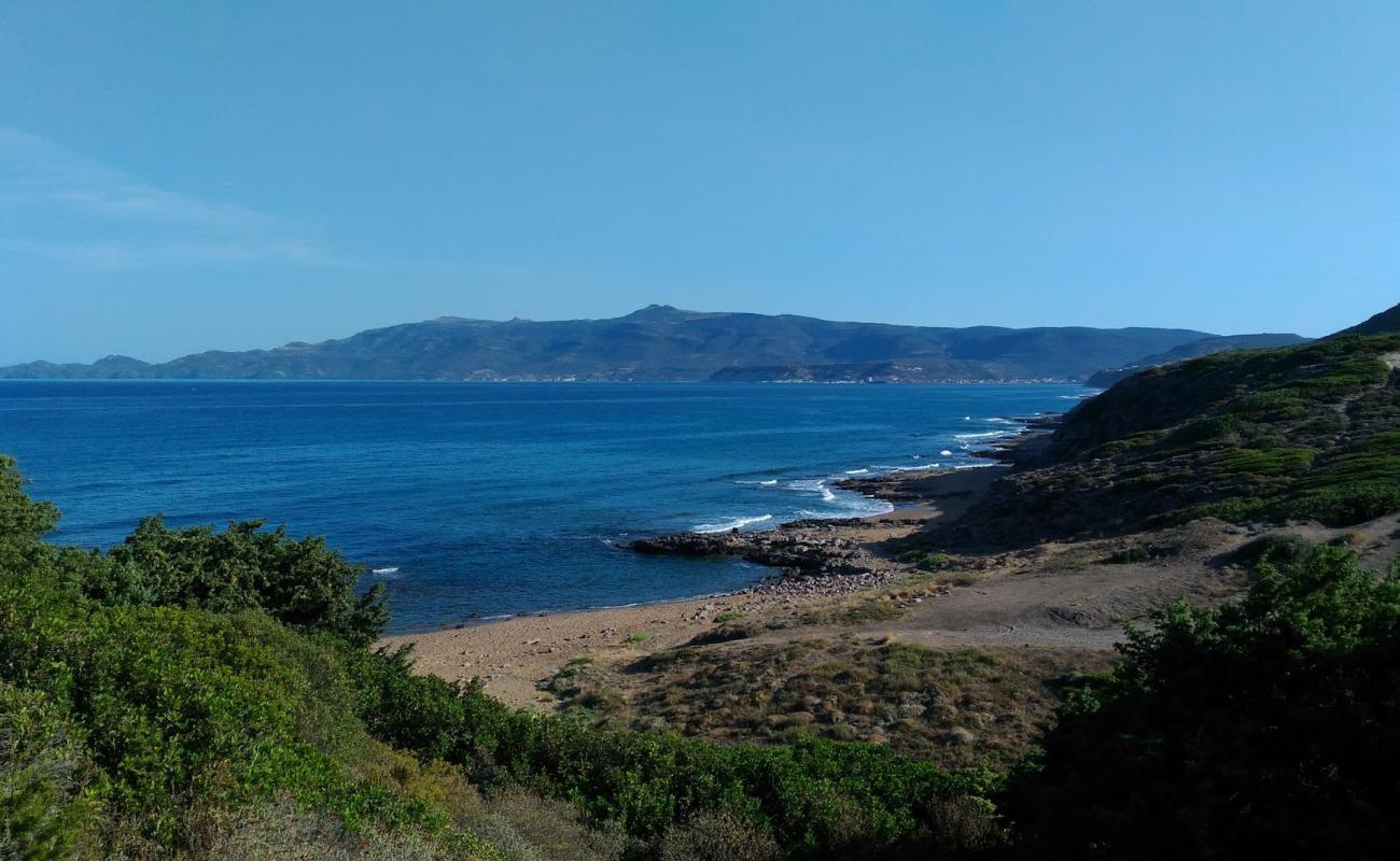 Spiaggia S'Umbra'in fotoğrafı parlak kum yüzey ile