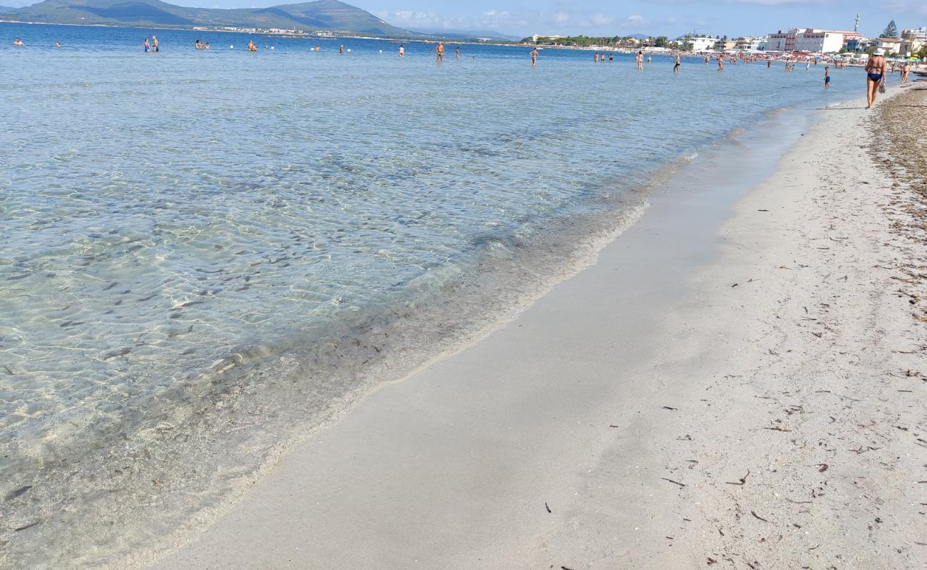 Lido di Alghero Plajı'in fotoğrafı beyaz ince kum yüzey ile