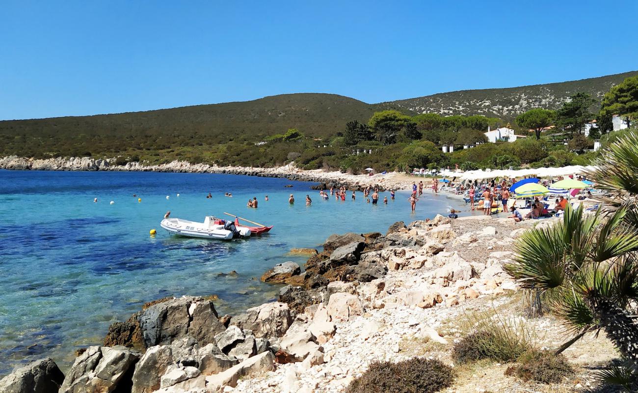 Cala Calcina'in fotoğrafı i̇nce bej kum yüzey ile