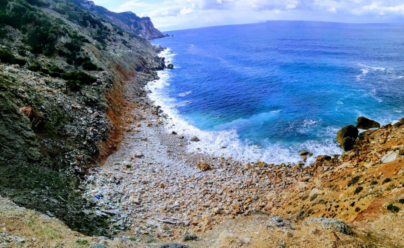 Spiaggia di San Lorenzo'in fotoğrafı taşlar yüzey ile