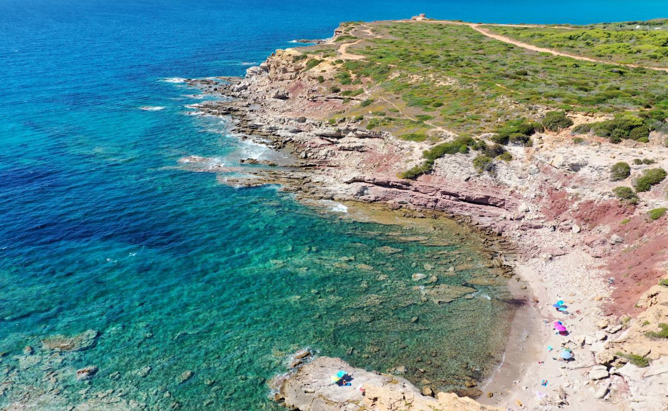 Cala Bantine Sale'in fotoğrafı taşlı kum yüzey ile