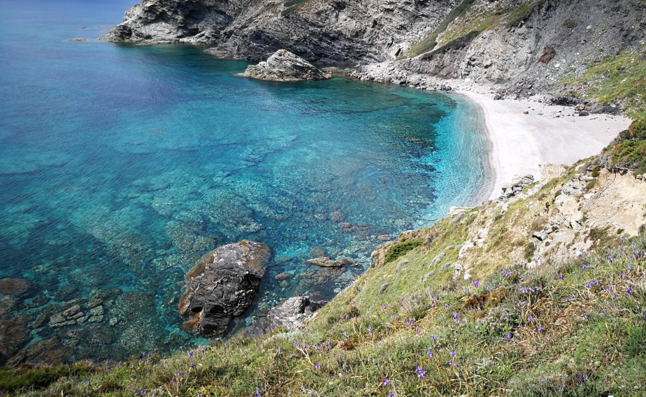 La Frana'in fotoğrafı gri ince çakıl taş yüzey ile