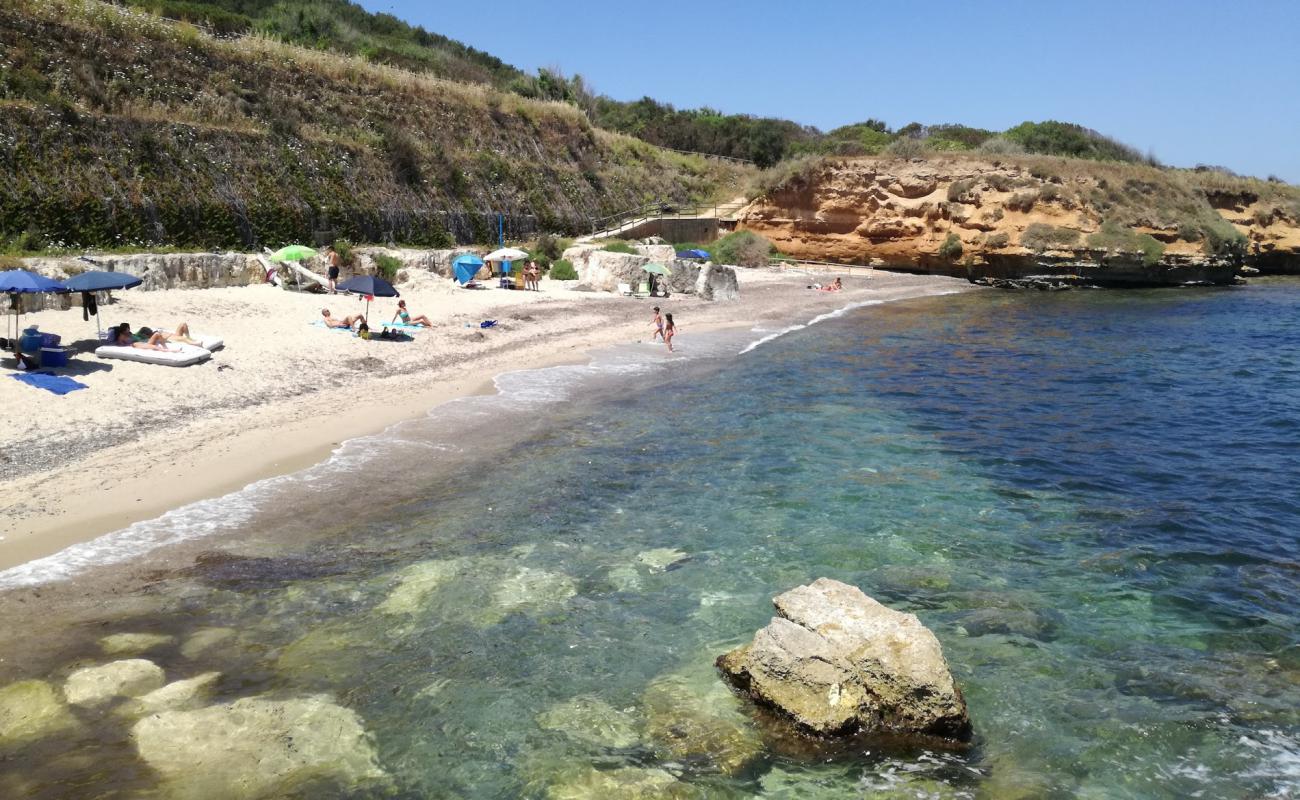 Spiaggia di Farrizza'in fotoğrafı bej kum ve çakıl yüzey ile