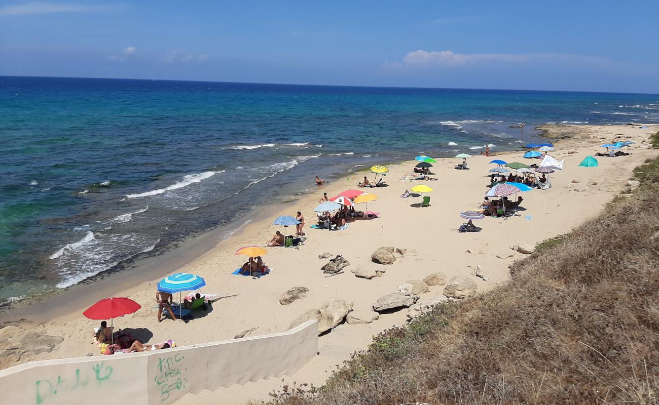 Spiaggia delle Celestine'in fotoğrafı bej kum ve kayalar yüzey ile