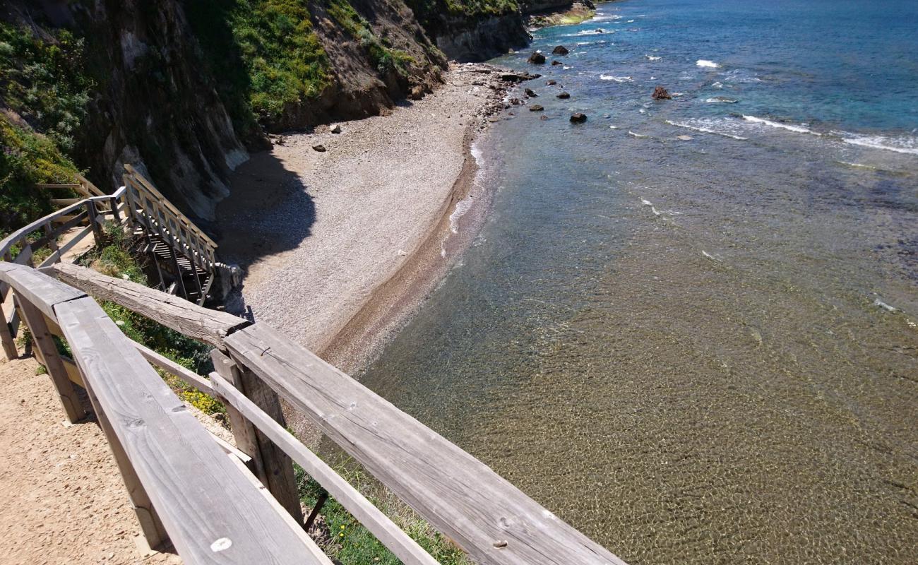 Cala Scoglio'in fotoğrafı kayalık arazi yüzey ile