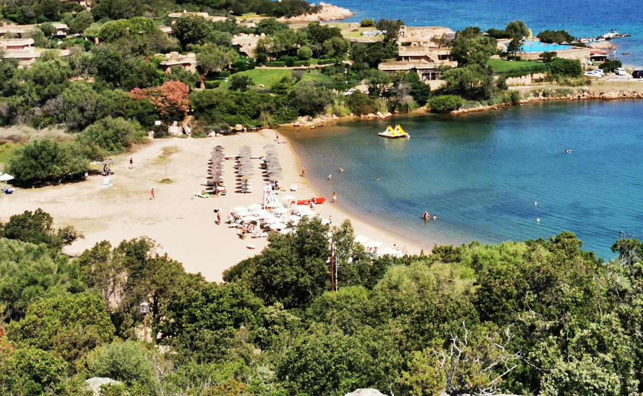 Spiaggia Liscia di Vacca'in fotoğrafı hafif ince çakıl taş yüzey ile