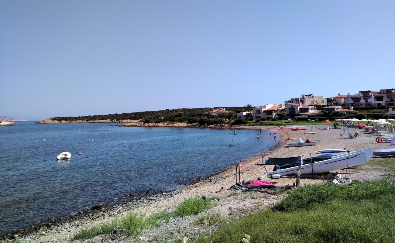 Spiaggia Cala del Faro'in fotoğrafı çakıl ile kum yüzey ile