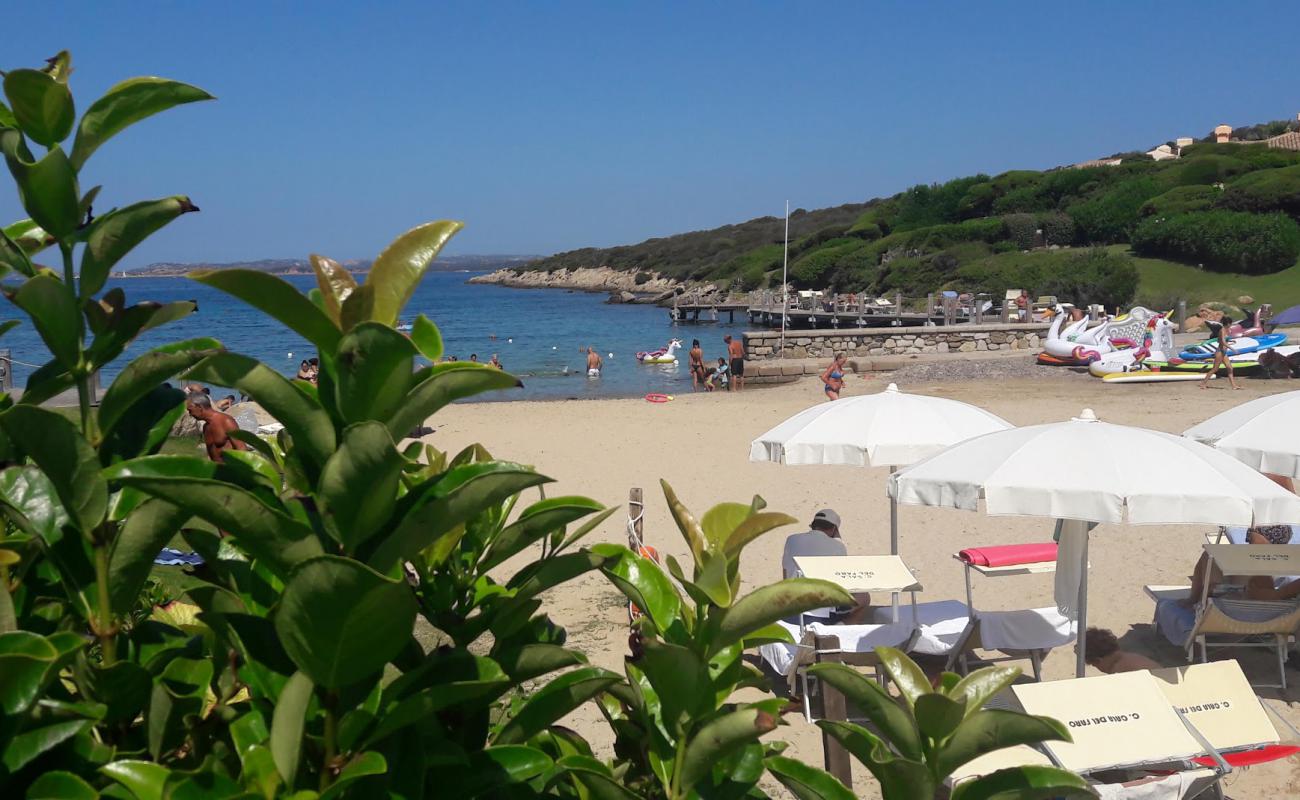 Spiaggia Cala del Faro II'in fotoğrafı çakıl ile kum yüzey ile