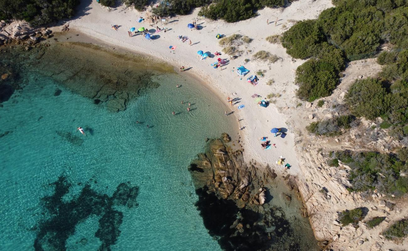 Capriccioli ovest'in fotoğrafı hafif ince çakıl taş yüzey ile