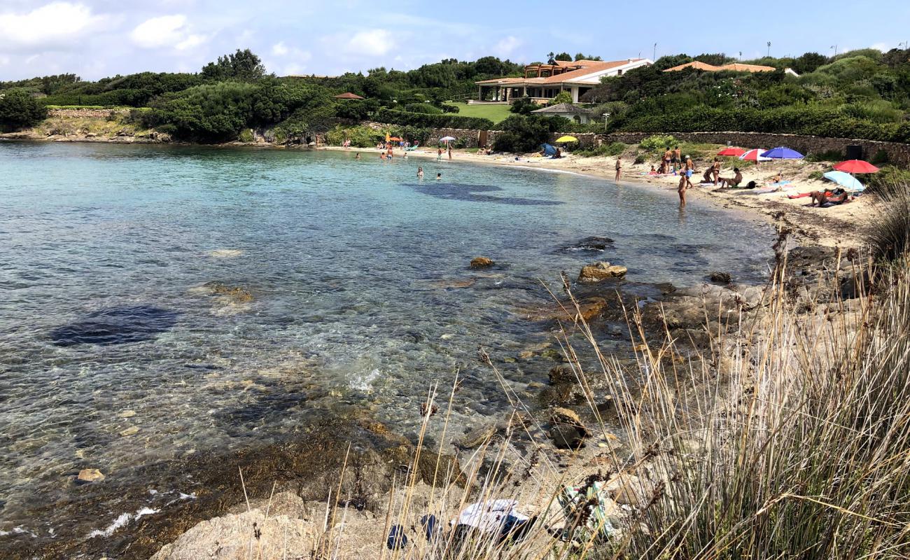 Spiaggia di Shirley Bassey'in fotoğrafı çakıl ile kum yüzey ile