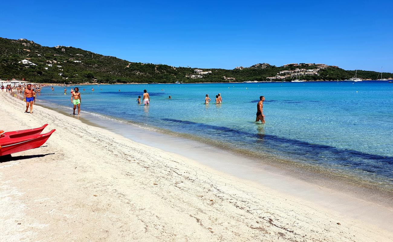 Marinella Plajı'in fotoğrafı parlak ince kum yüzey ile