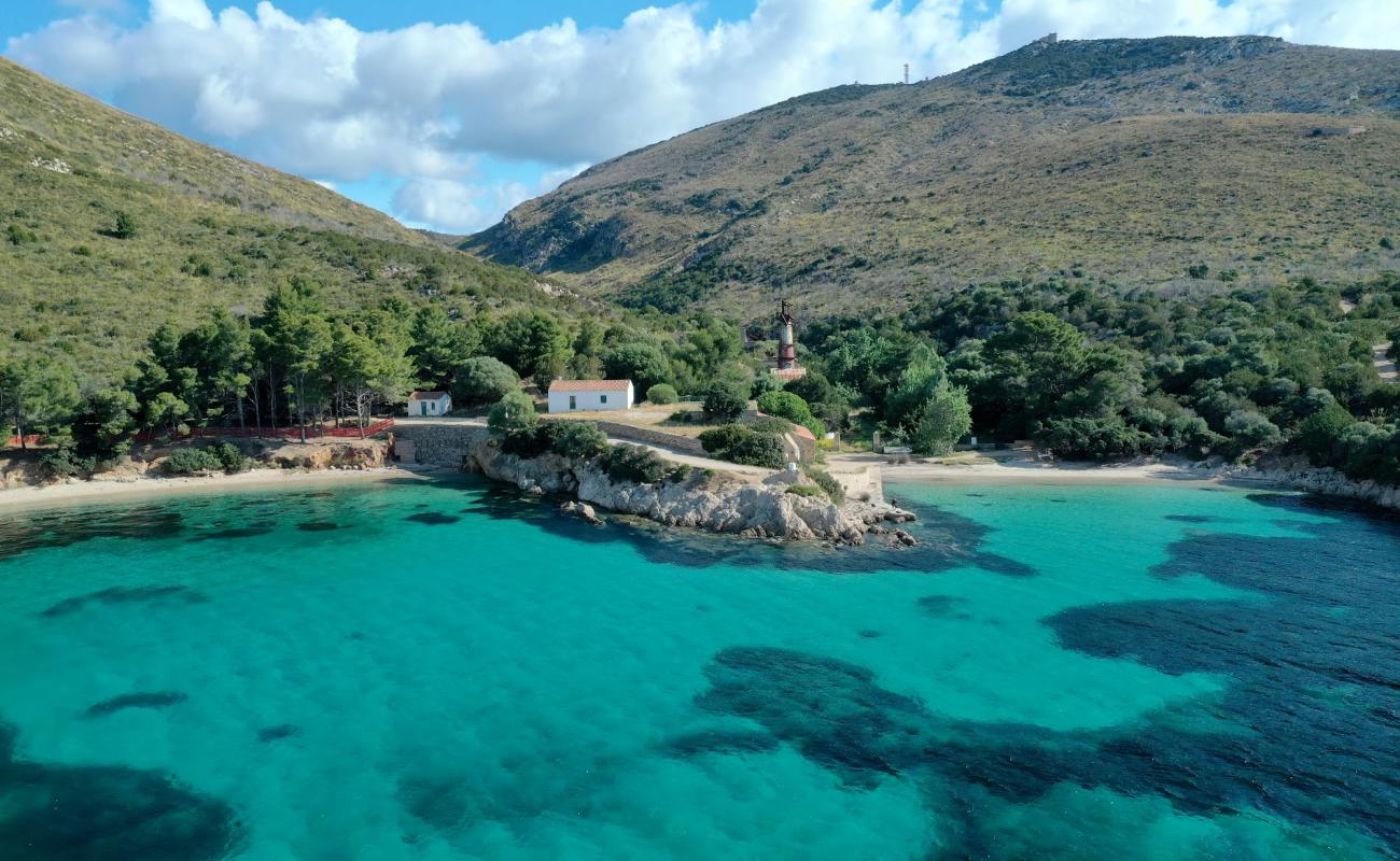 Baracconi Beach'in fotoğrafı kayalık arazi yüzey ile