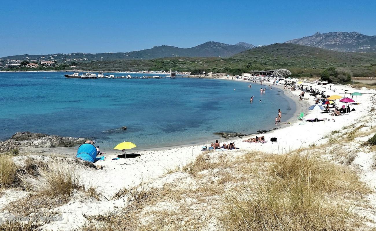 Spiaggia Nodu Piano'in fotoğrafı i̇nce pembe kum yüzey ile