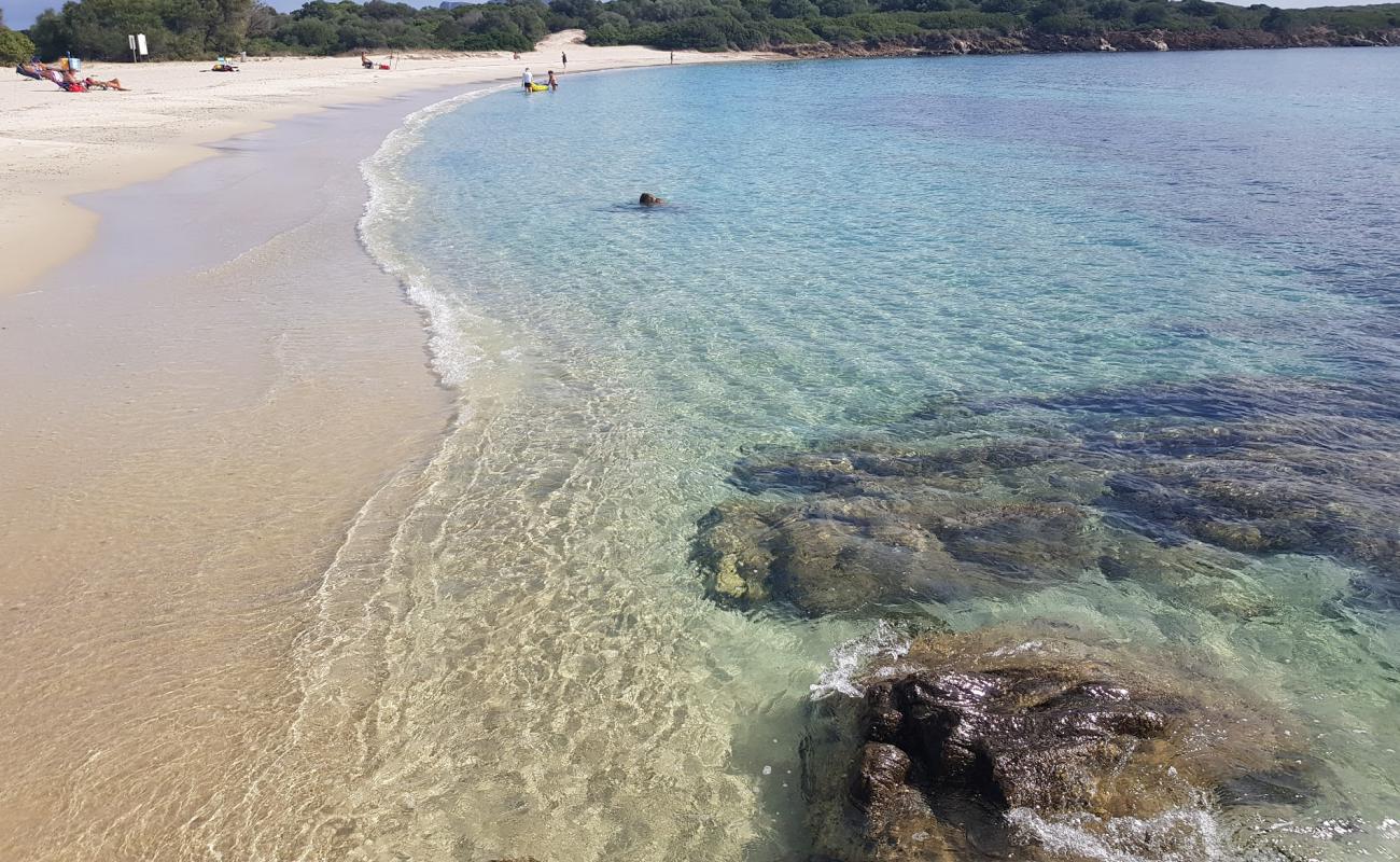 Bados Plajı'in fotoğrafı açık bej kum yüzey ile