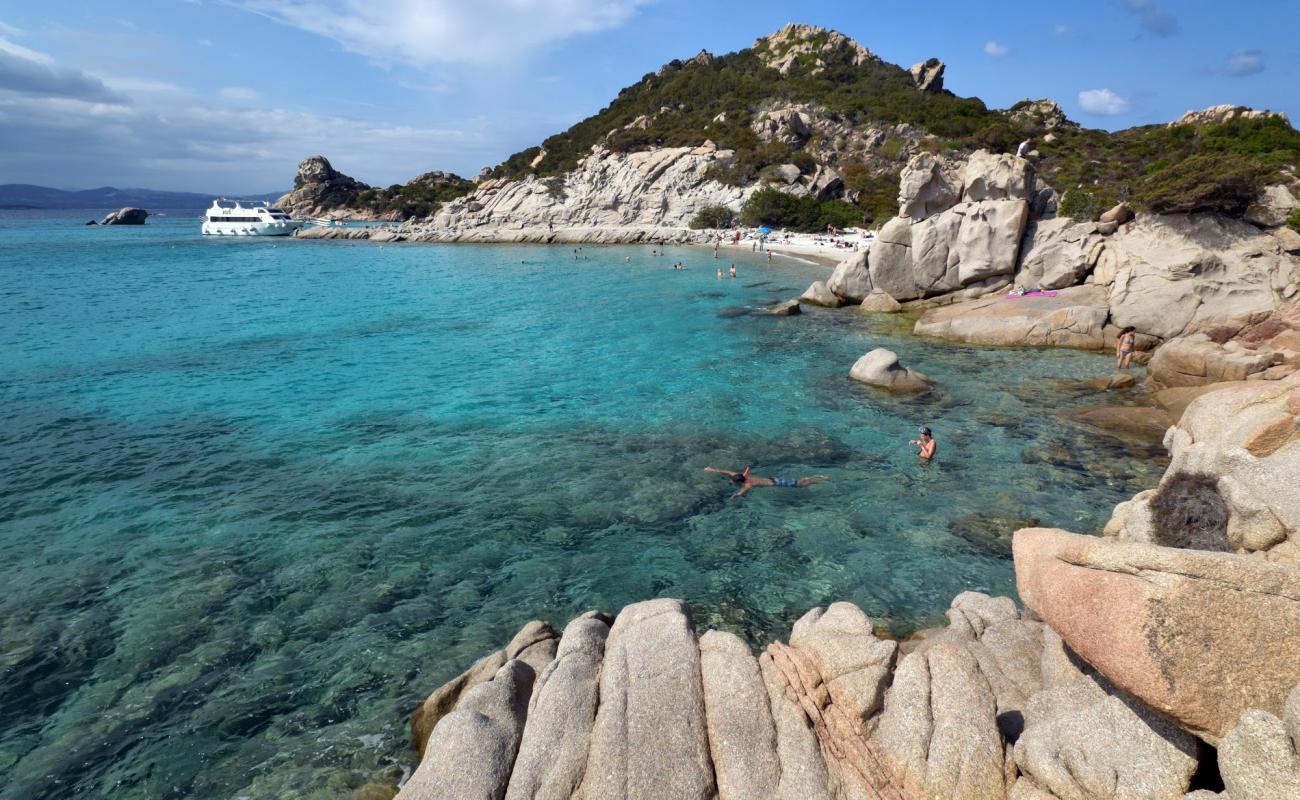 Spargi La Maddalena Plajı'in fotoğrafı beyaz kum yüzey ile