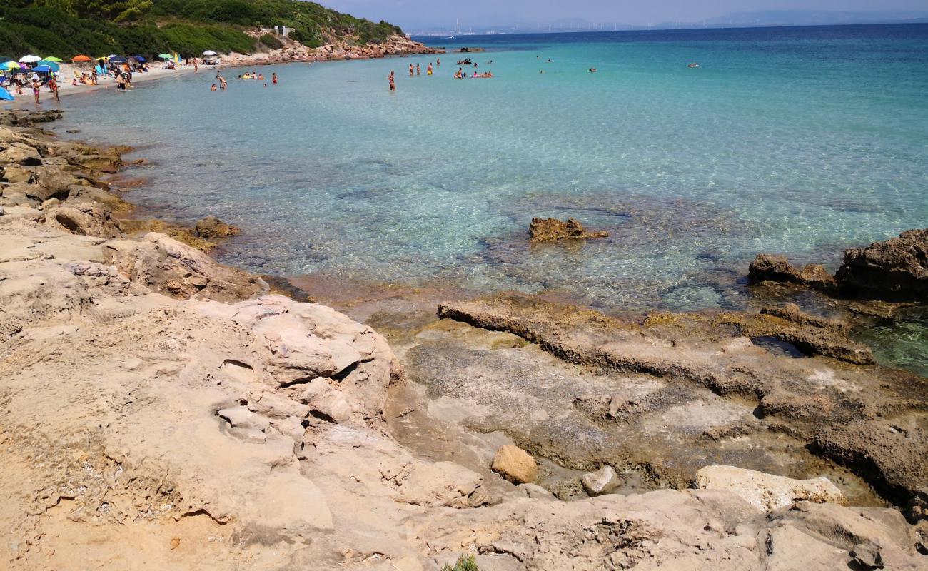 Spiaggia di Girin'in fotoğrafı i̇nce beyaz kum yüzey ile