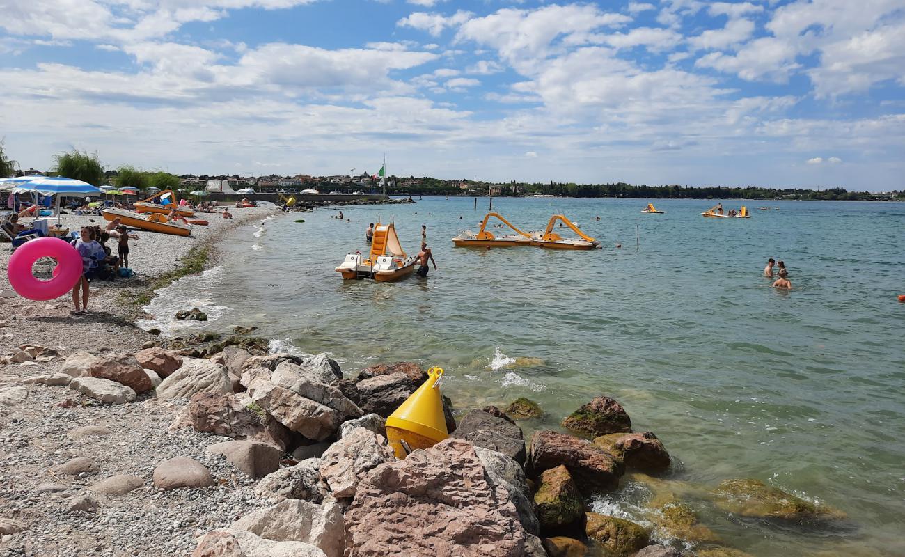 Lido di Pioppi'in fotoğrafı gri çakıl taşı yüzey ile