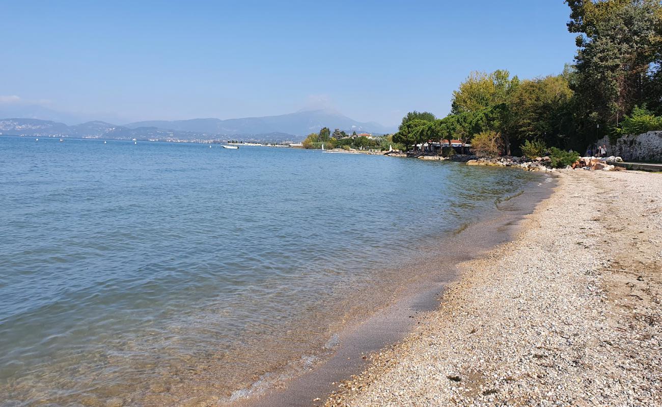 Spiaggia della Guglia'in fotoğrafı gri kum ve çakıllar yüzey ile