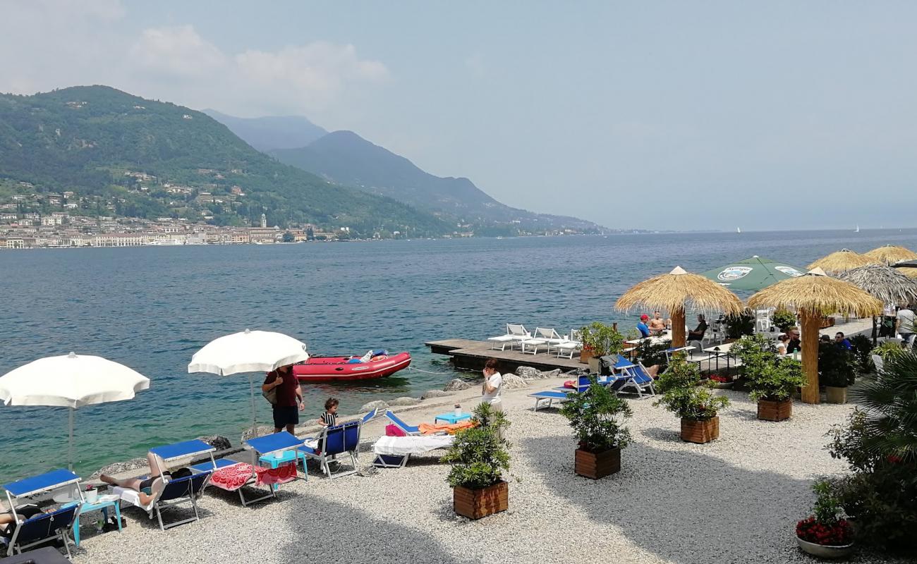 Mokai Beach'in fotoğrafı gri çakıl taşı yüzey ile