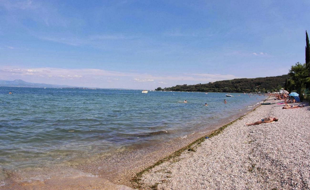 Padenghe Beach'in fotoğrafı gri çakıl taşı yüzey ile