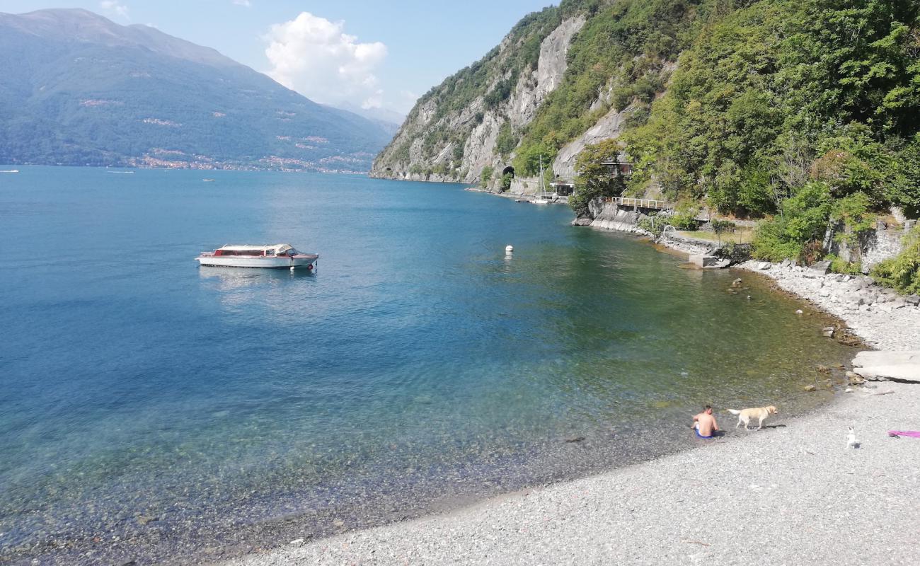 Bau Bau Beach'in fotoğrafı gri çakıl taşı yüzey ile