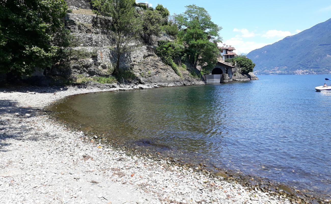 Santa Maria Rezzonico Beach'in fotoğrafı gri çakıl taşı yüzey ile