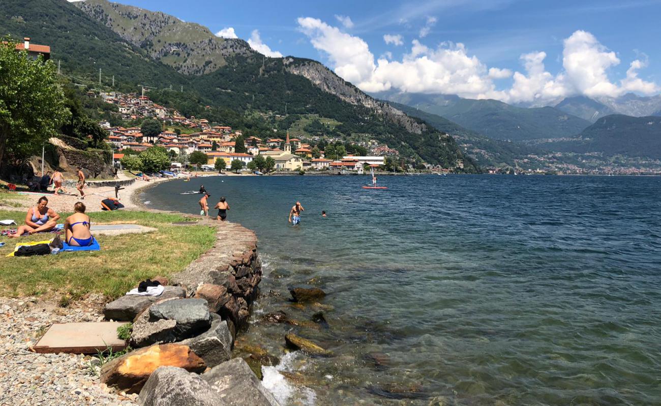 Spiaggia de Caloso'in fotoğrafı gri çakıl taşı yüzey ile