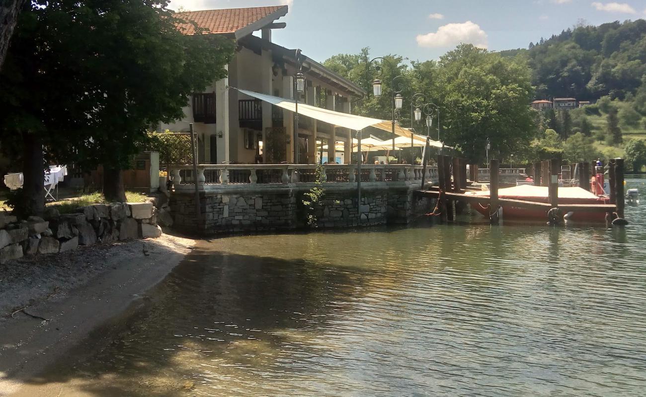 Spiaggia della Bagnera'in fotoğrafı çim yüzey ile