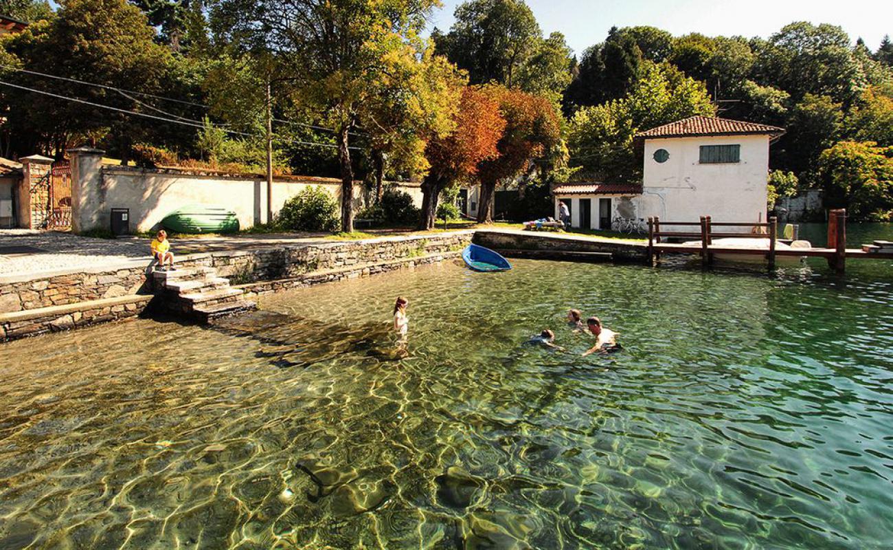 Spiaggia di Sassi'in fotoğrafı beton kapak yüzey ile