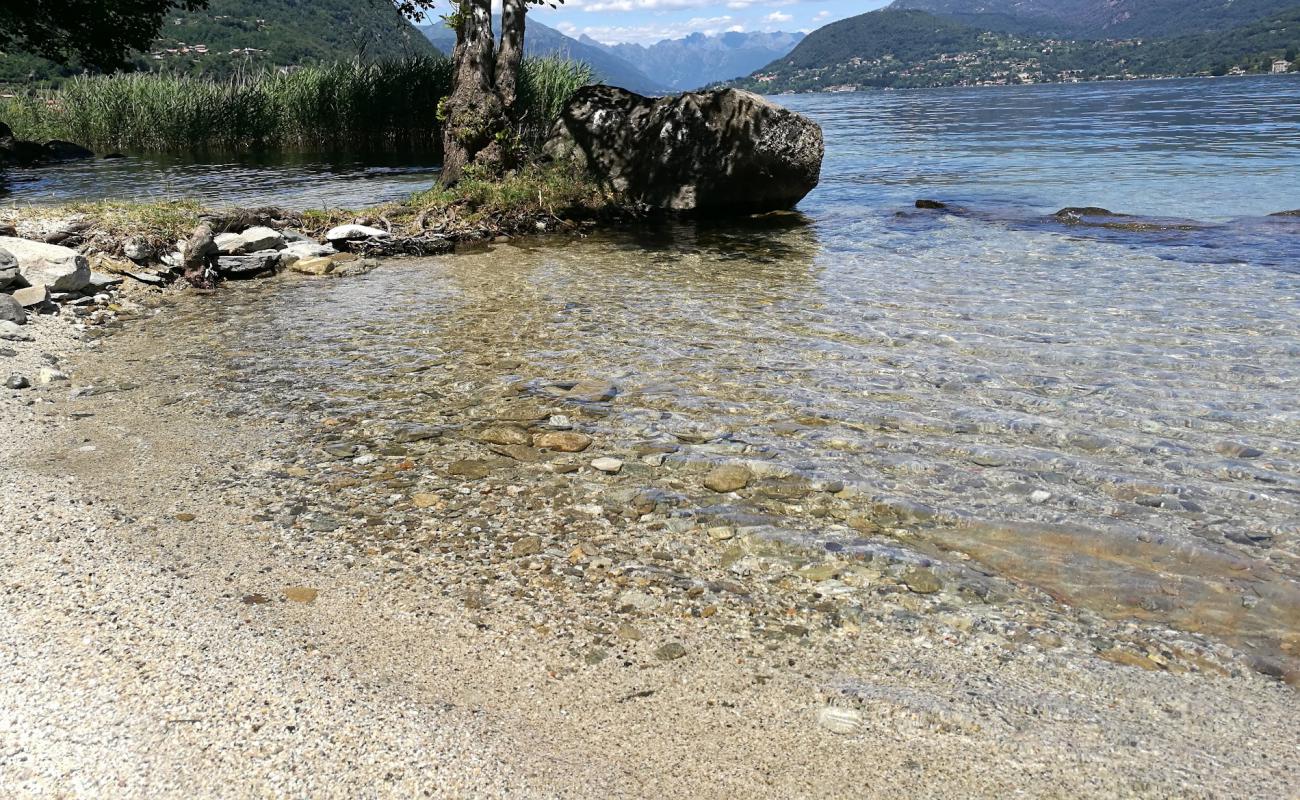 Spiaggia libera'in fotoğrafı taşlar yüzey ile