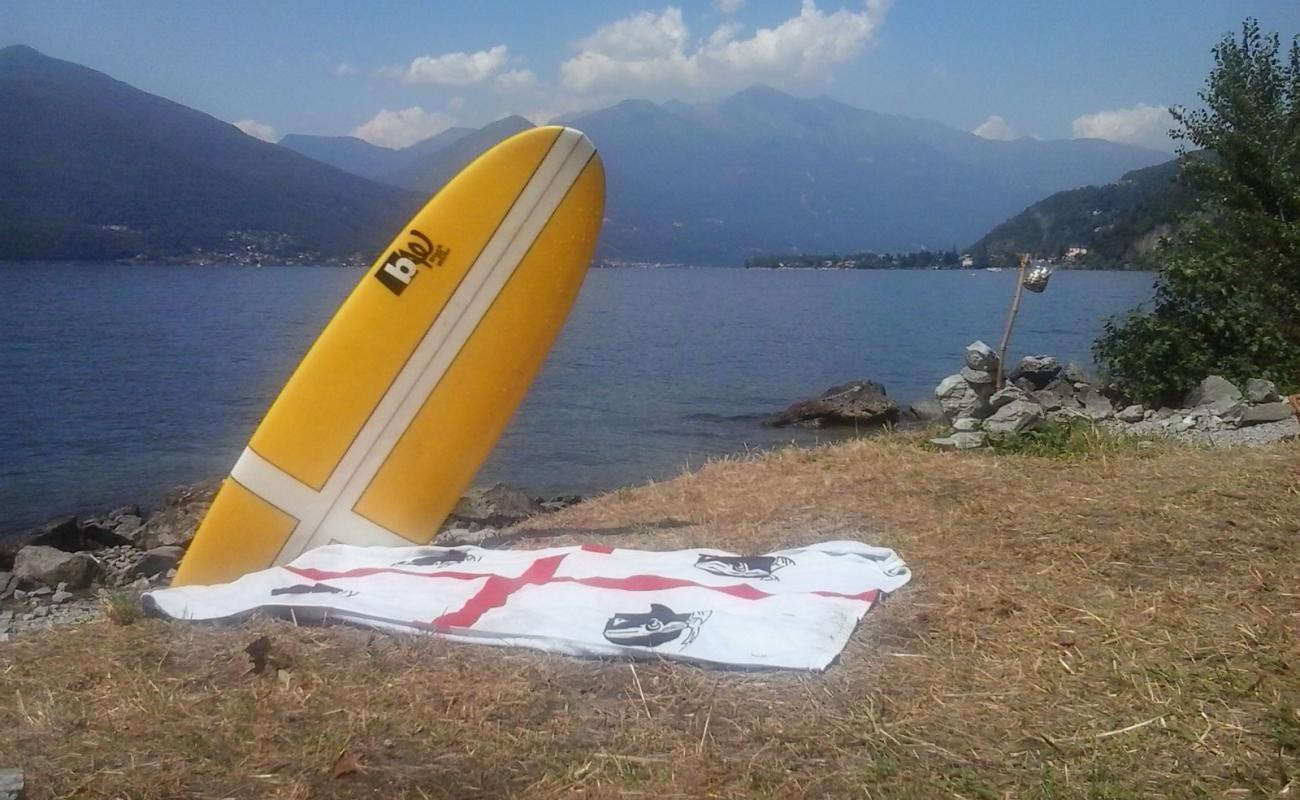 Spiaggia roccette Colmegna'in fotoğrafı hafif çakıl yüzey ile