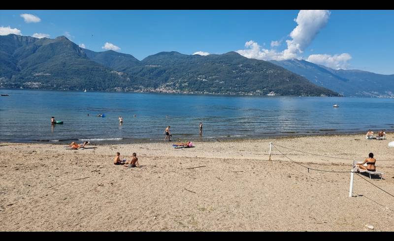 Parco Lungolago Spiaggia'in fotoğrafı hafif çakıl yüzey ile