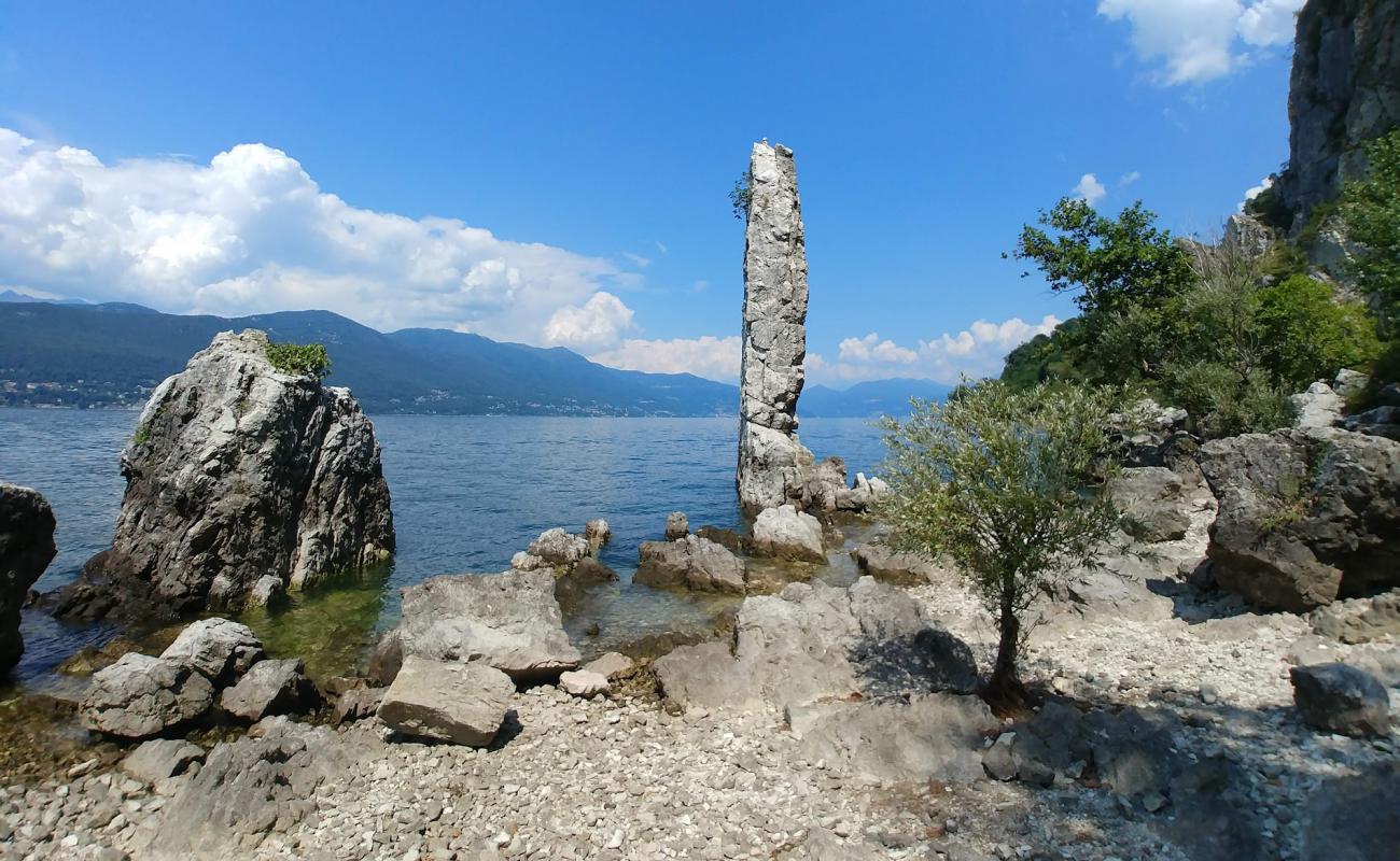 Spiaggia Sasso Galletto'in fotoğrafı kayalık arazi yüzey ile