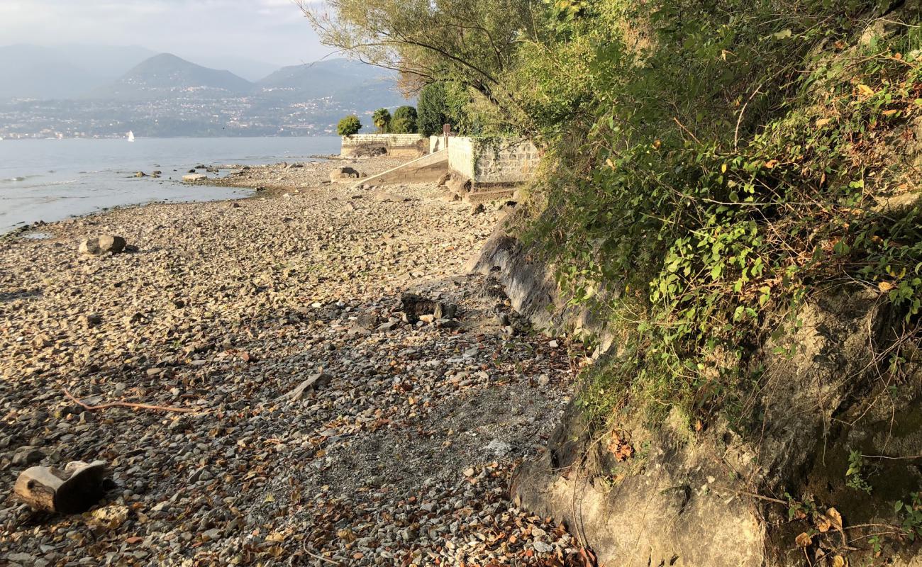 Spiaggia pubblica tra Fortino e Cerro'in fotoğrafı çakıl ile kum yüzey ile