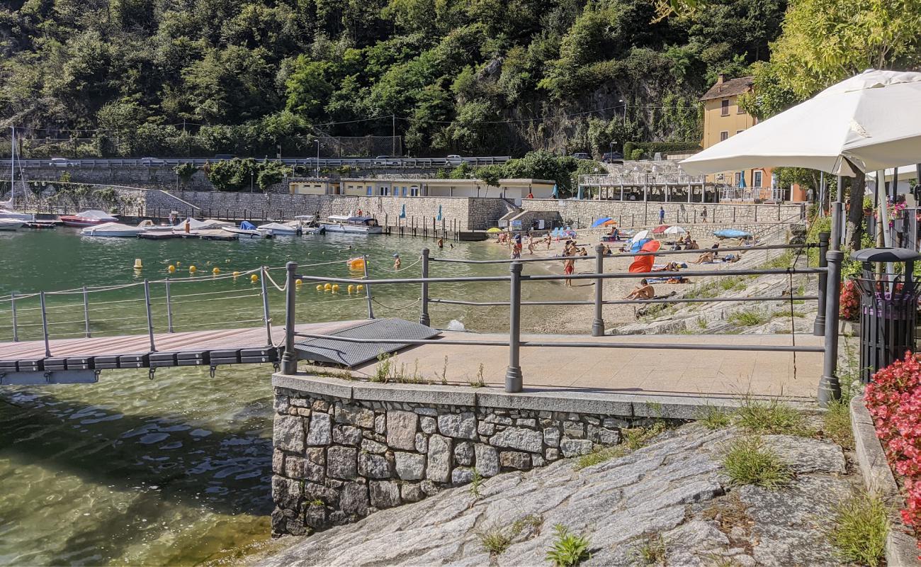 Nuova Spiaggia Feriolo'in fotoğrafı parlak kum yüzey ile