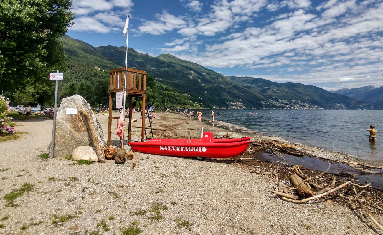 Lido di Cannobio'in fotoğrafı parlak kum ve kayalar yüzey ile