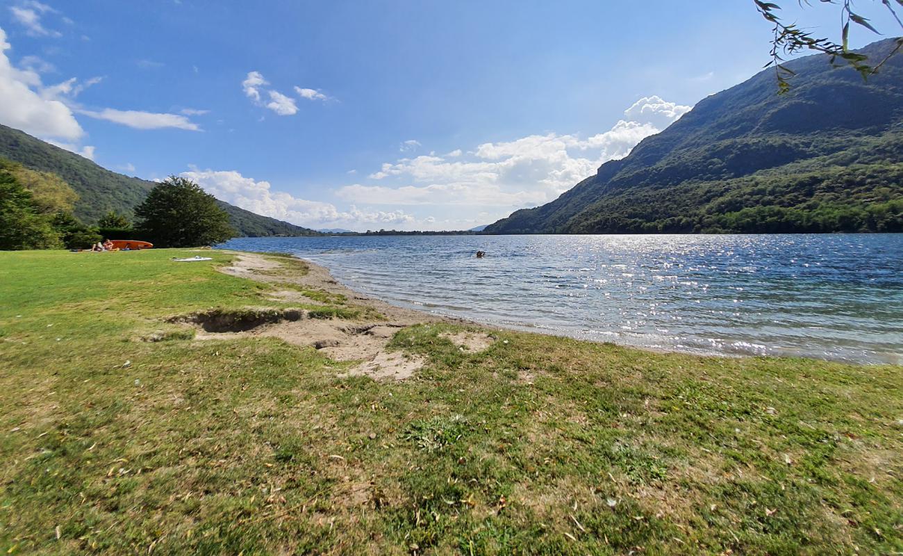 La Quartina Beach'in fotoğrafı çim yüzey ile