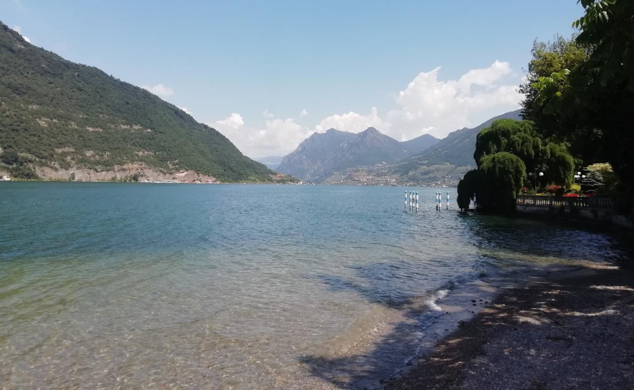 Spiaggia Libera Carini'in fotoğrafı bej kum ve kayalar yüzey ile