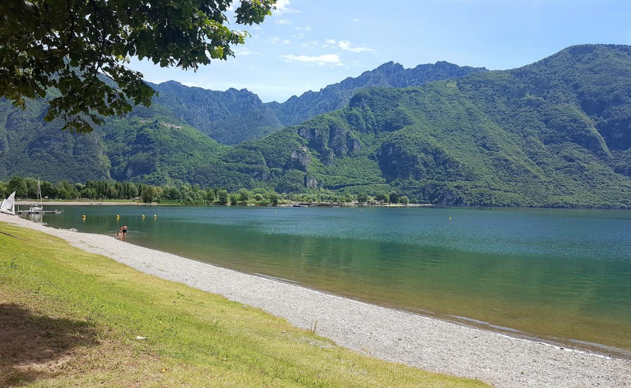 Spiaggia Bagolino'in fotoğrafı bej çakıl yüzey ile
