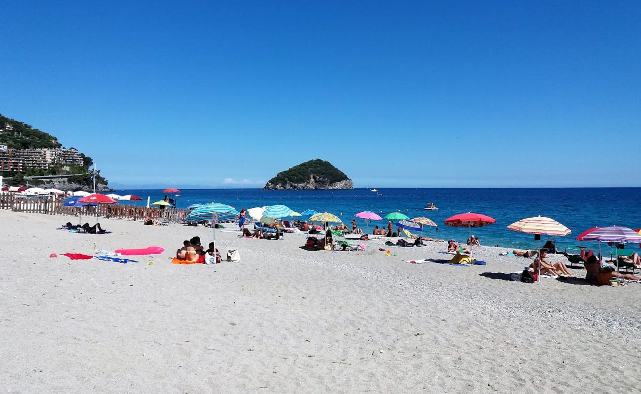 Spiaggia di Spotorno'in fotoğrafı hafif ince çakıl taş yüzey ile