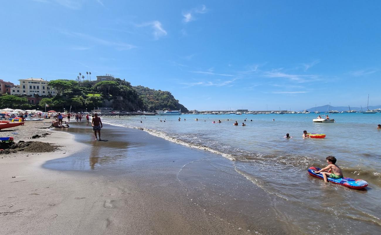 Spiaggia Sestri Levante'in fotoğrafı hafif ince çakıl taş yüzey ile