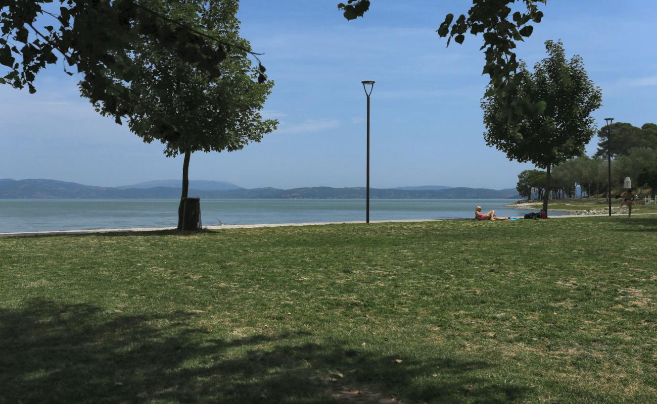 Sastiglione del lago spiaggia'in fotoğrafı parlak kum yüzey ile