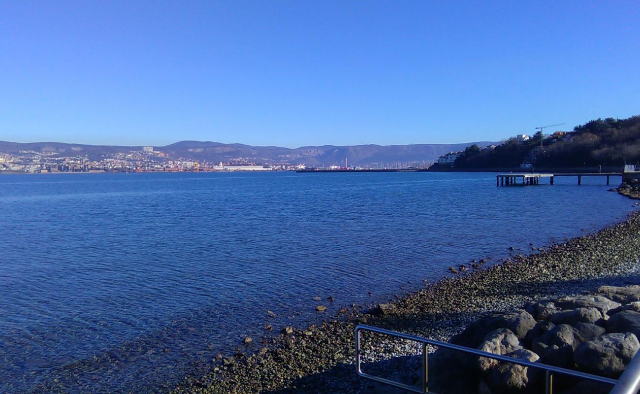 Molo T Beach'in fotoğrafı beton kaplı yüzey yüzey ile